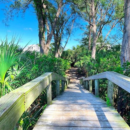 Anna Maria Island Runaway Tropical Dream-One Minute Walk To The Beach-Heated Pool Bradenton Beach Buitenkant foto