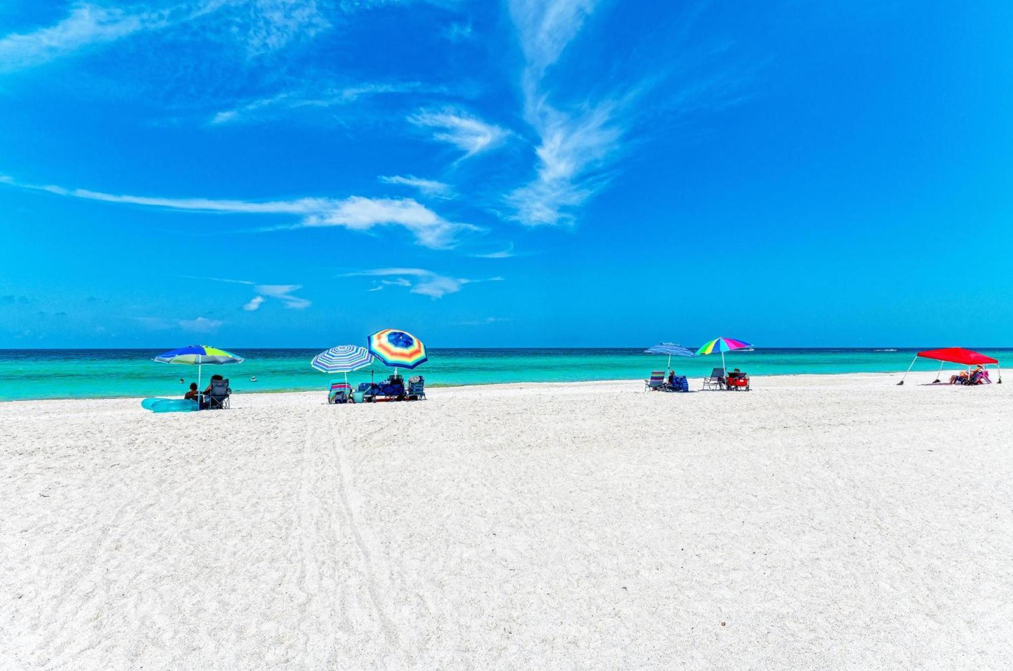 Anna Maria Island Runaway Tropical Dream-One Minute Walk To The Beach-Heated Pool Bradenton Beach Buitenkant foto