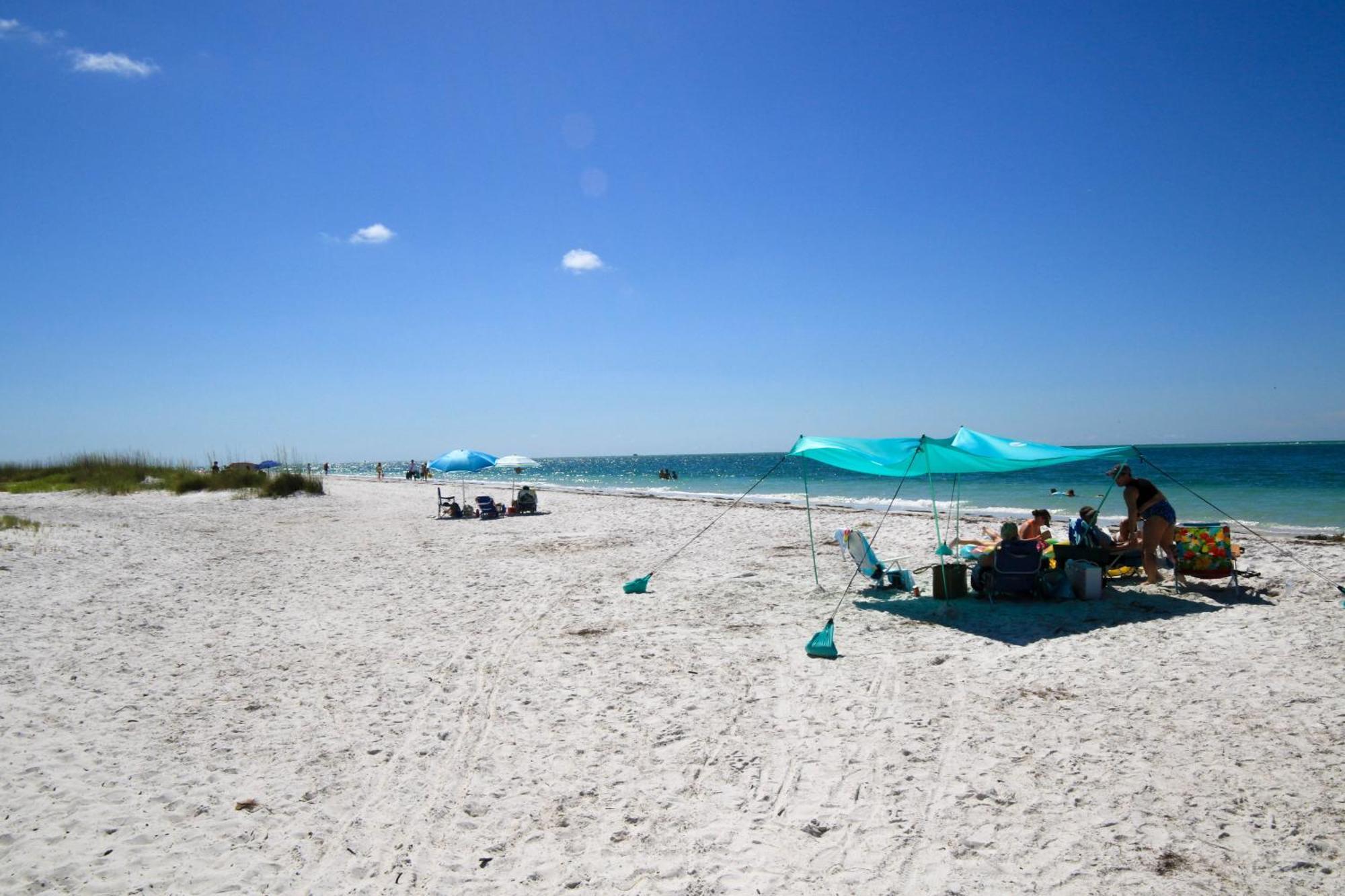 Anna Maria Island Runaway Tropical Dream-One Minute Walk To The Beach-Heated Pool Bradenton Beach Buitenkant foto