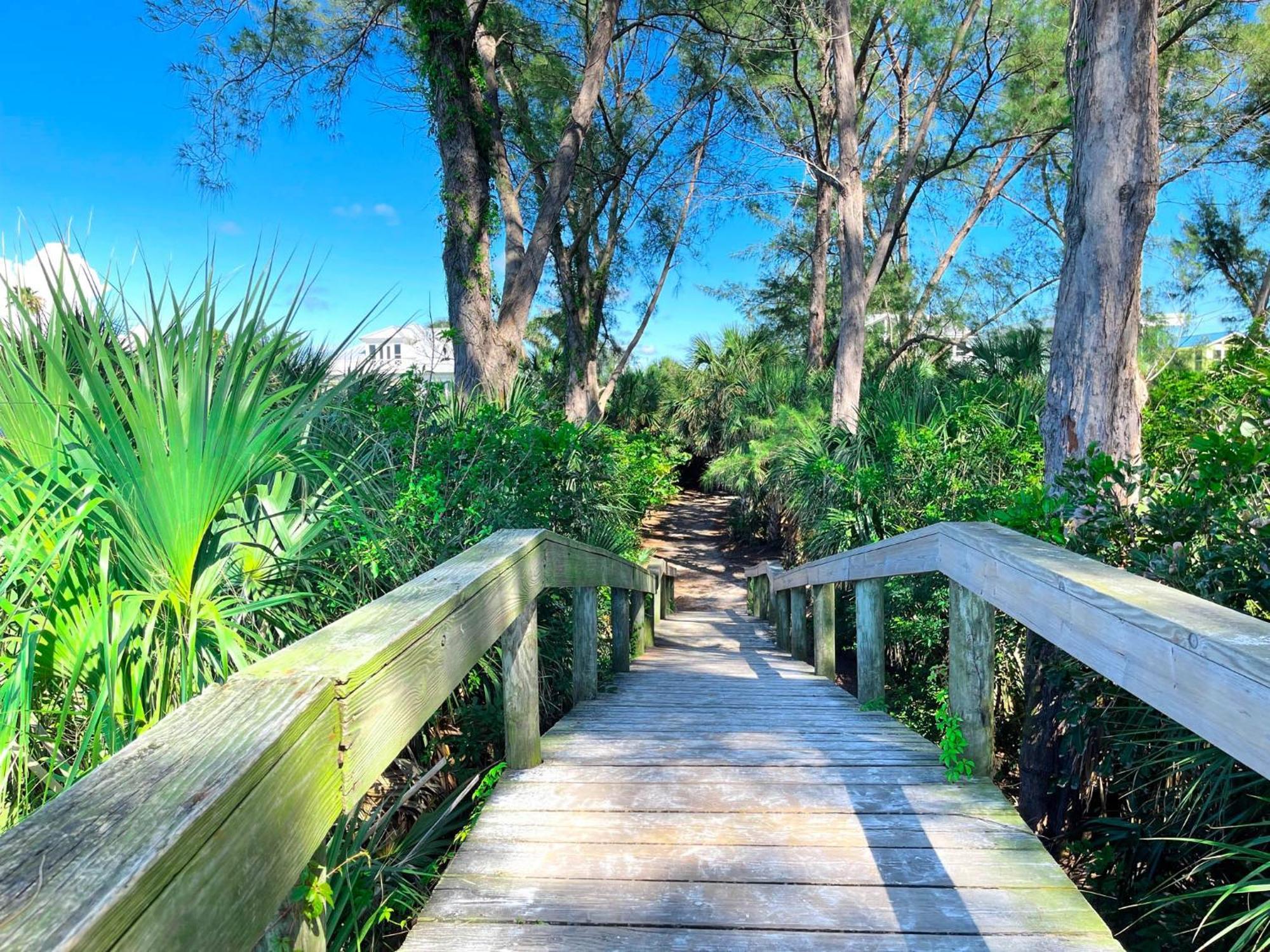 Anna Maria Island Runaway Tropical Dream-One Minute Walk To The Beach-Heated Pool Bradenton Beach Buitenkant foto