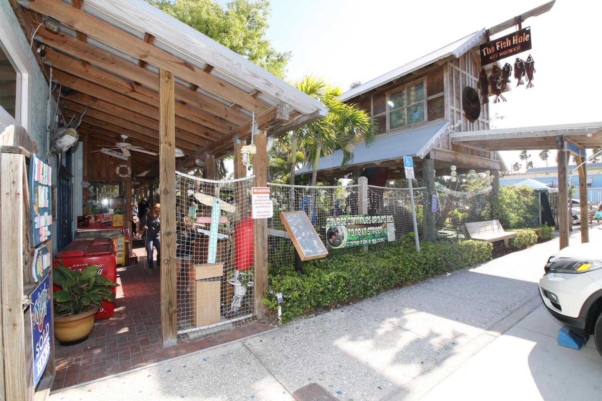 Anna Maria Island Runaway Tropical Dream-One Minute Walk To The Beach-Heated Pool Bradenton Beach Buitenkant foto