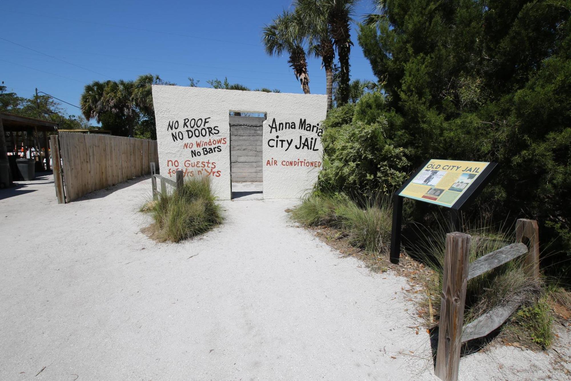 Anna Maria Island Runaway Tropical Dream-One Minute Walk To The Beach-Heated Pool Bradenton Beach Buitenkant foto