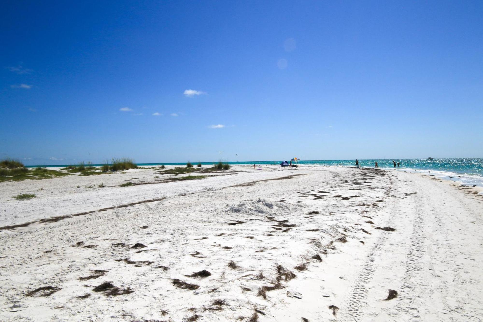 Anna Maria Island Runaway Tropical Dream-One Minute Walk To The Beach-Heated Pool Bradenton Beach Buitenkant foto