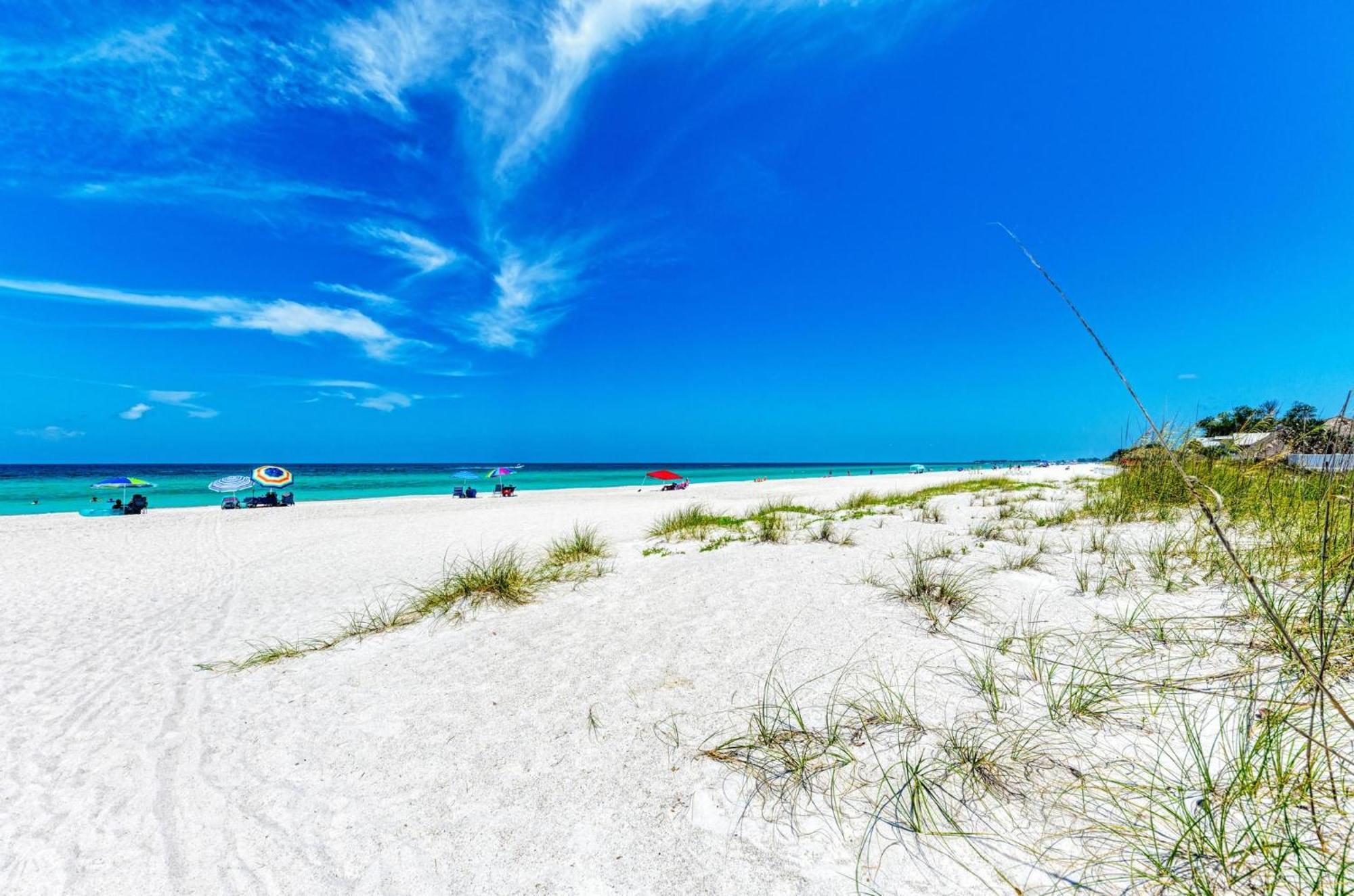 Anna Maria Island Runaway Tropical Dream-One Minute Walk To The Beach-Heated Pool Bradenton Beach Buitenkant foto
