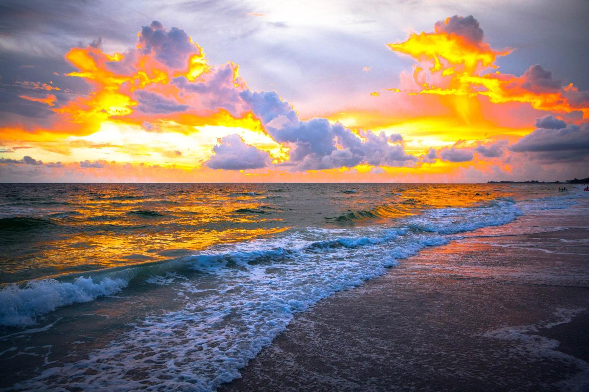 Anna Maria Island Runaway Tropical Dream-One Minute Walk To The Beach-Heated Pool Bradenton Beach Buitenkant foto