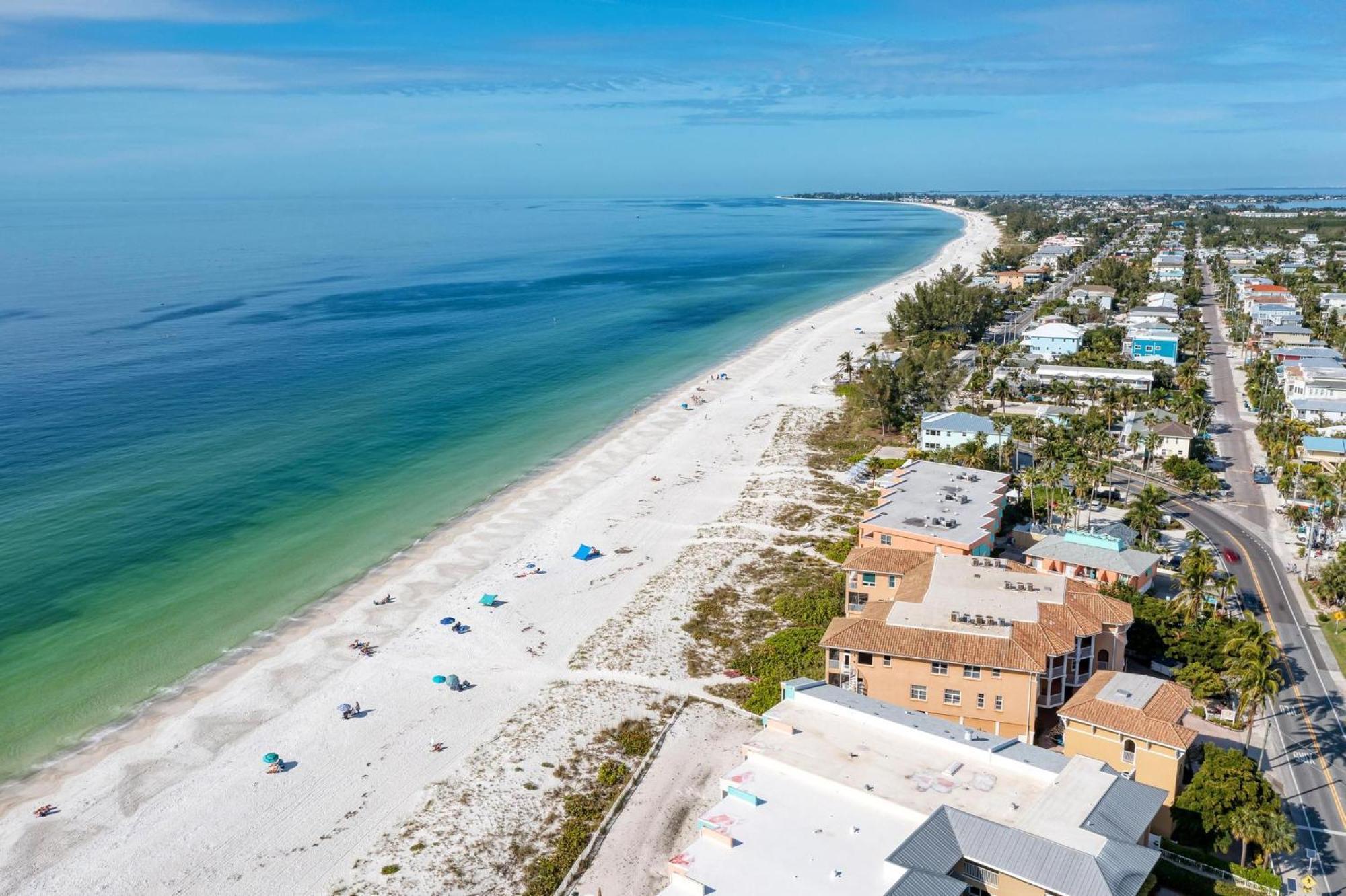 Anna Maria Island Runaway Tropical Dream-One Minute Walk To The Beach-Heated Pool Bradenton Beach Buitenkant foto